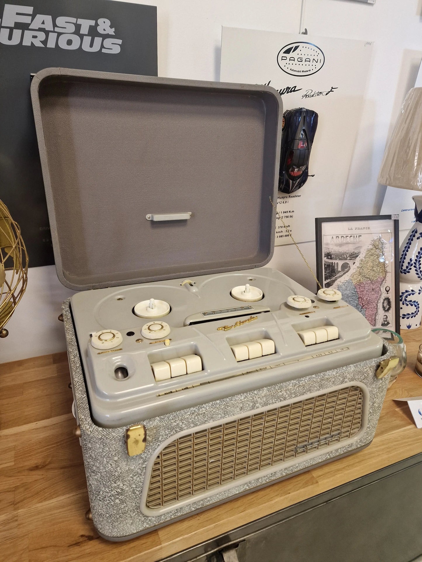 Enceinte Bluetooth vintage  dans ancien magnétophone bi amplificateur philips Vintagedison