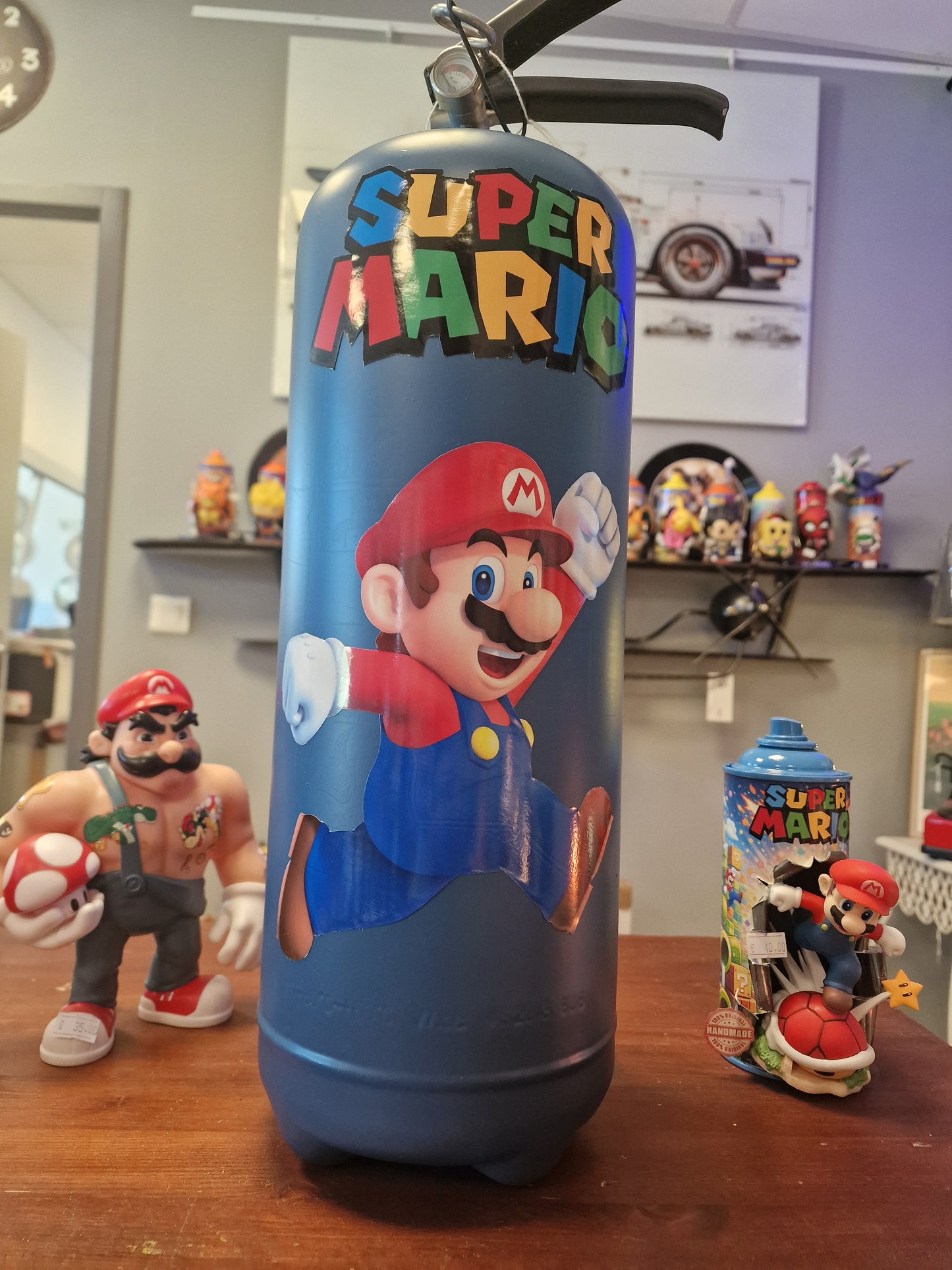 Extincteur Custom Super Mario – Objet de décoration avec rangement secret pour bouteille