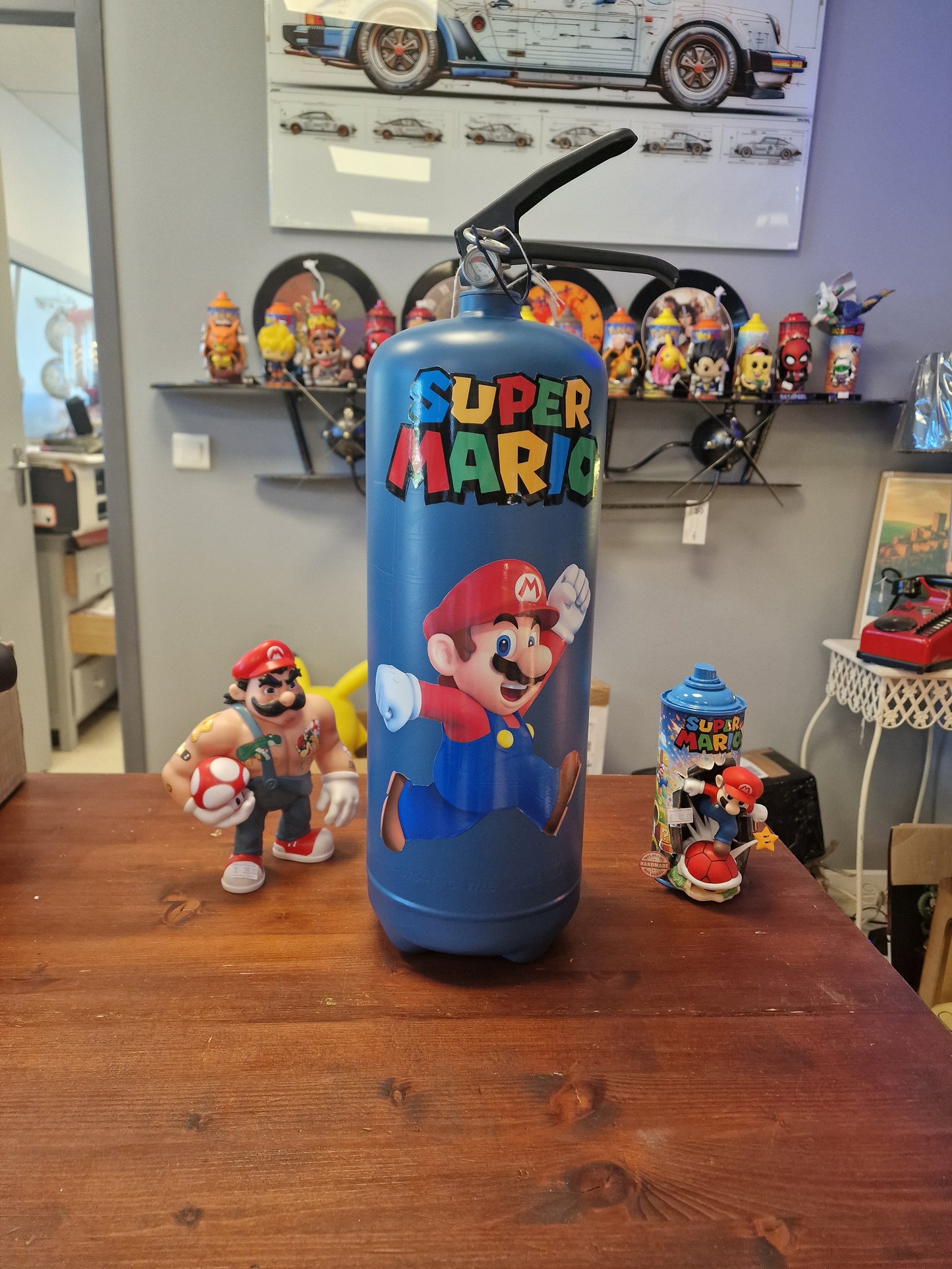 Extincteur Custom Super Mario – Objet de décoration avec rangement secret pour bouteille
