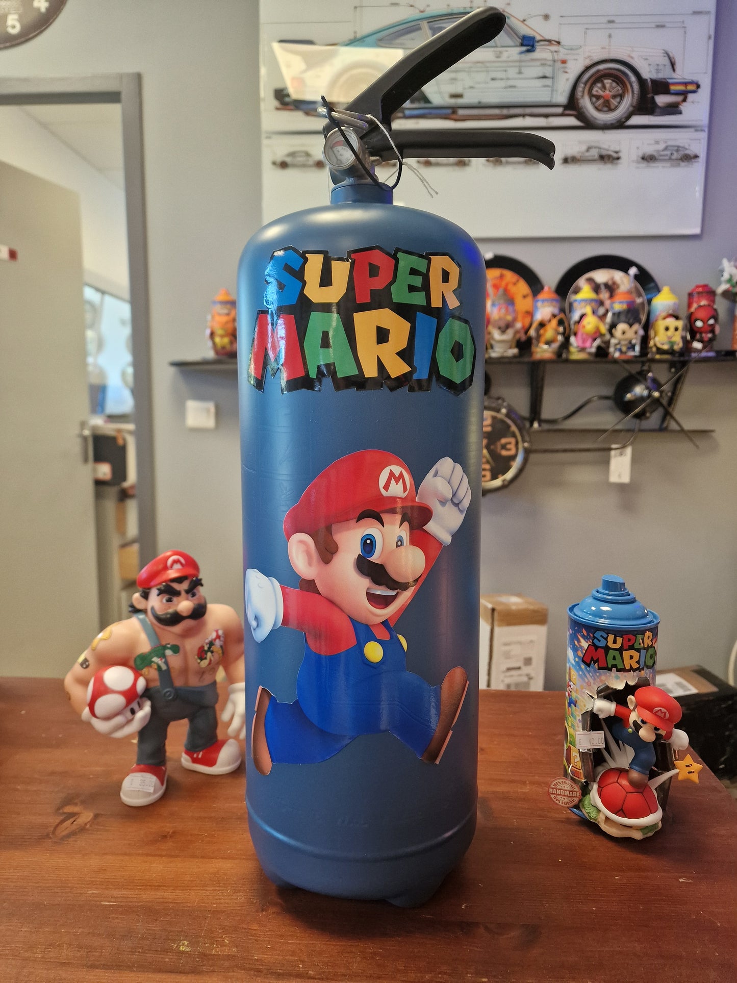 Extincteur Custom Super Mario – Objet de décoration avec rangement secret pour bouteille