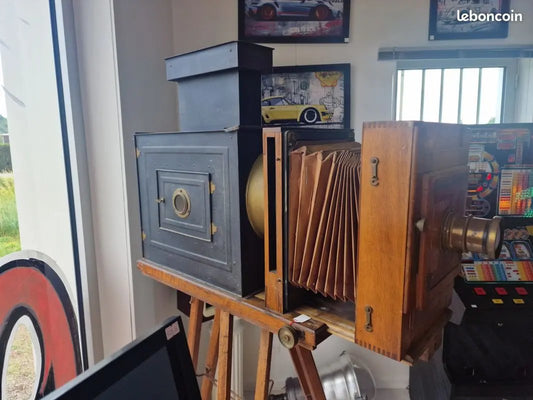 Grande Lanterne Magique Projecteur Antique avec Trépied – Pièce Rare de Collection Vintagedison