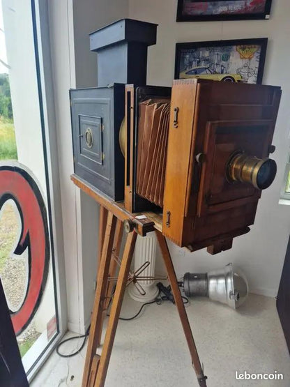 Grande Lanterne Magique Projecteur Antique avec Trépied – Pièce Rare de Collection Vintagedison
