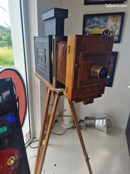 Grande Lanterne Magique Projecteur Antique avec Trépied – Pièce Rare de Collection Vintagedison