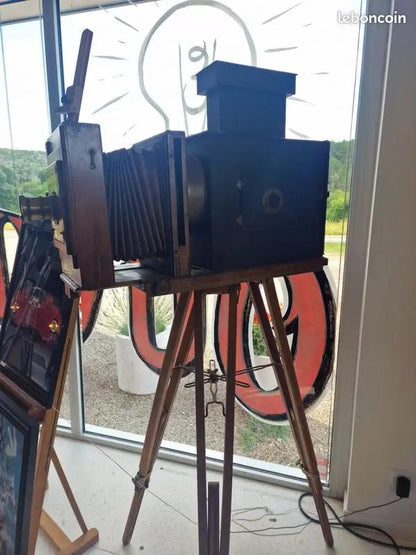 Grande Lanterne Magique Projecteur Antique avec Trépied – Pièce Rare de Collection Vintagedison
