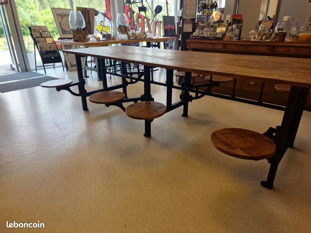 Grande Table Industrielle avec 8 Tabourets Intégrés – Bois de Manguier & Fer ANTIC LINE