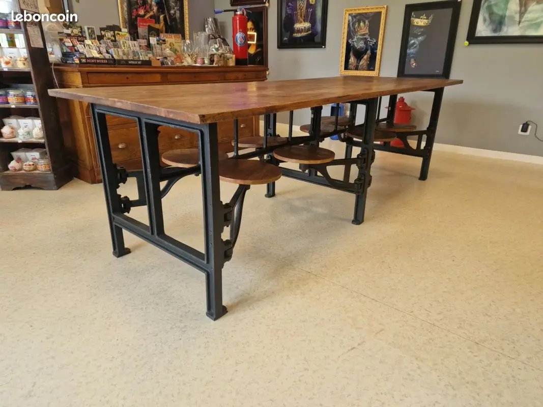 Grande Table Industrielle avec 8 Tabourets Intégrés – Bois de Manguier & Fer ANTIC LINE