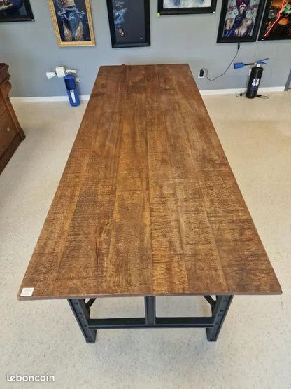 Grande Table Industrielle avec 8 Tabourets Intégrés – Bois de Manguier & Fer ANTIC LINE