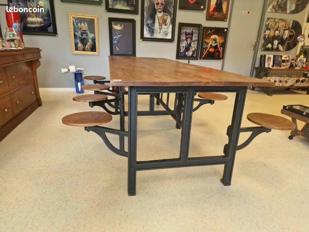 Grande Table Industrielle avec 8 Tabourets Intégrés – Bois de Manguier & Fer ANTIC LINE