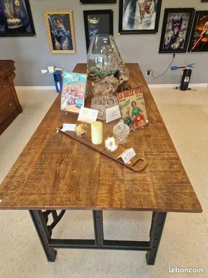 Grande Table Industrielle avec 8 Tabourets Intégrés – Bois de Manguier & Fer ANTIC LINE