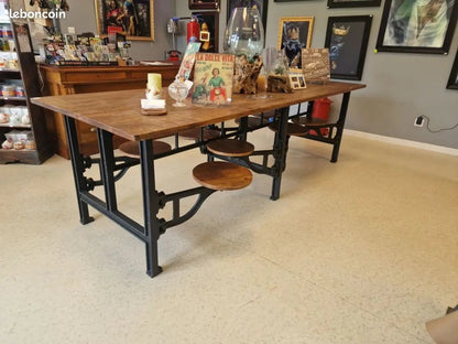 Grande Table Industrielle avec 8 Tabourets Intégrés – Bois de Manguier & Fer ANTIC LINE