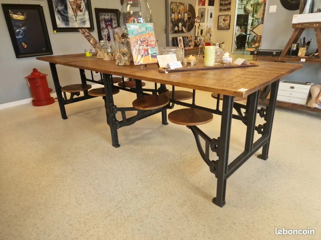 Grande Table Industrielle avec 8 Tabourets Intégrés – Bois de Manguier & Fer ANTIC LINE