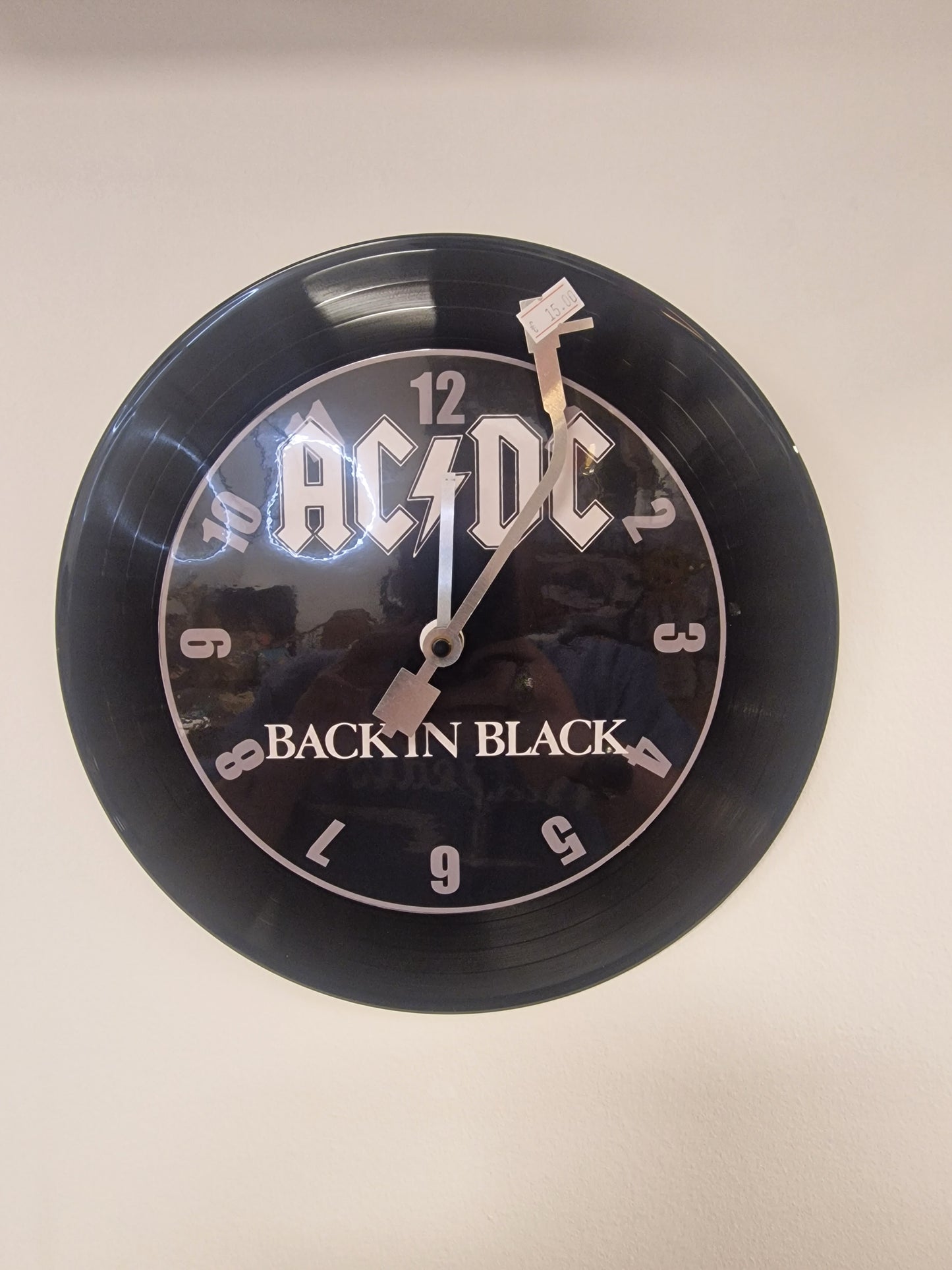 Horloge Vinyle ACDC– Une Horloge Vintage Unique pour les Fans de ACDC