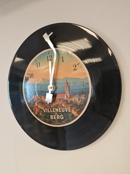 Horloge Vinyle Ardéche  Villeneuve de berg – Une Horloge Vintage Unique pour les amoureux de l'Ardèche