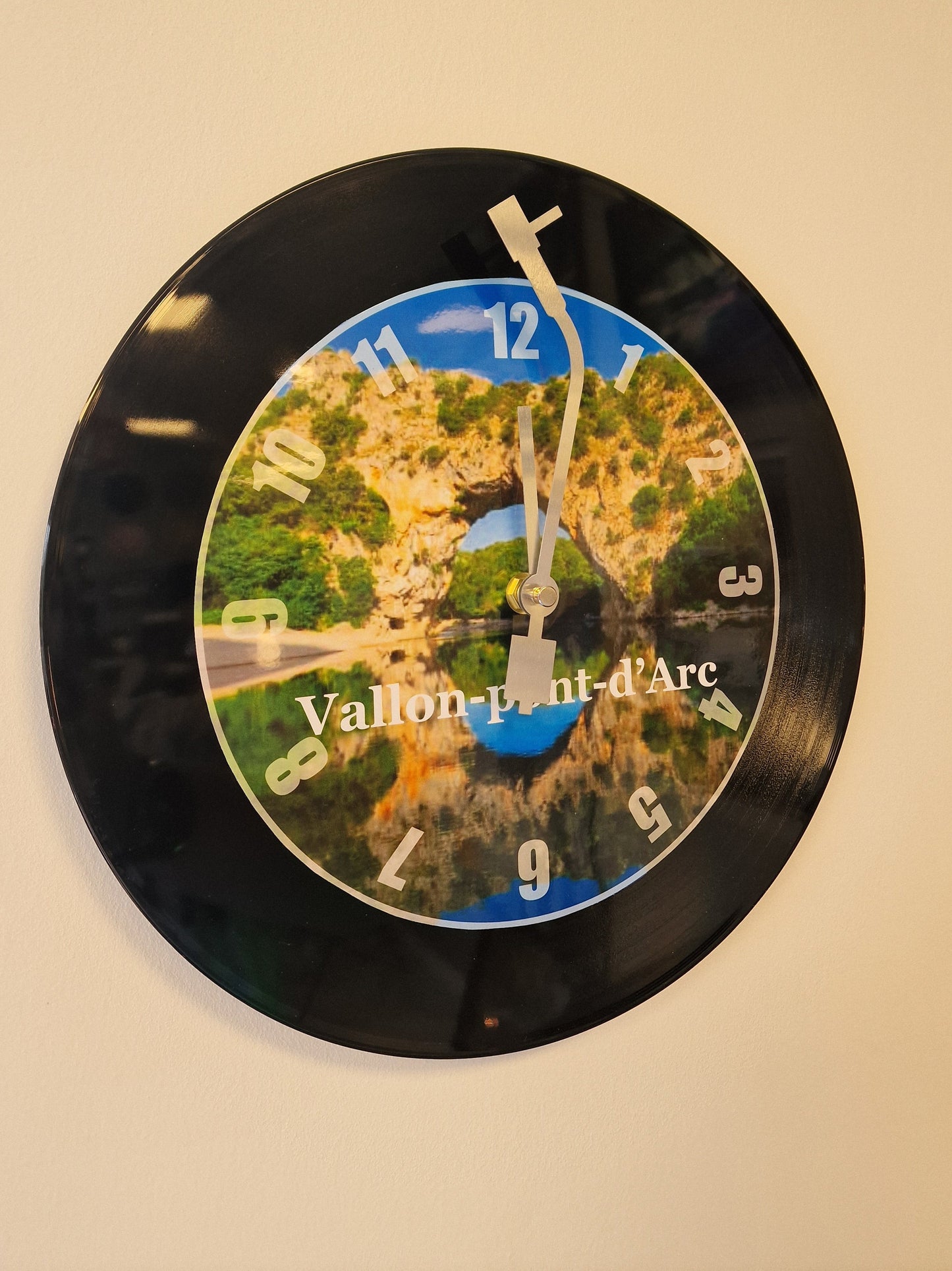 Horloge Vinyle Ardéche  vallon pont d'arc – Une Horloge Vintage Unique pour les amoureux de l'Ardèche