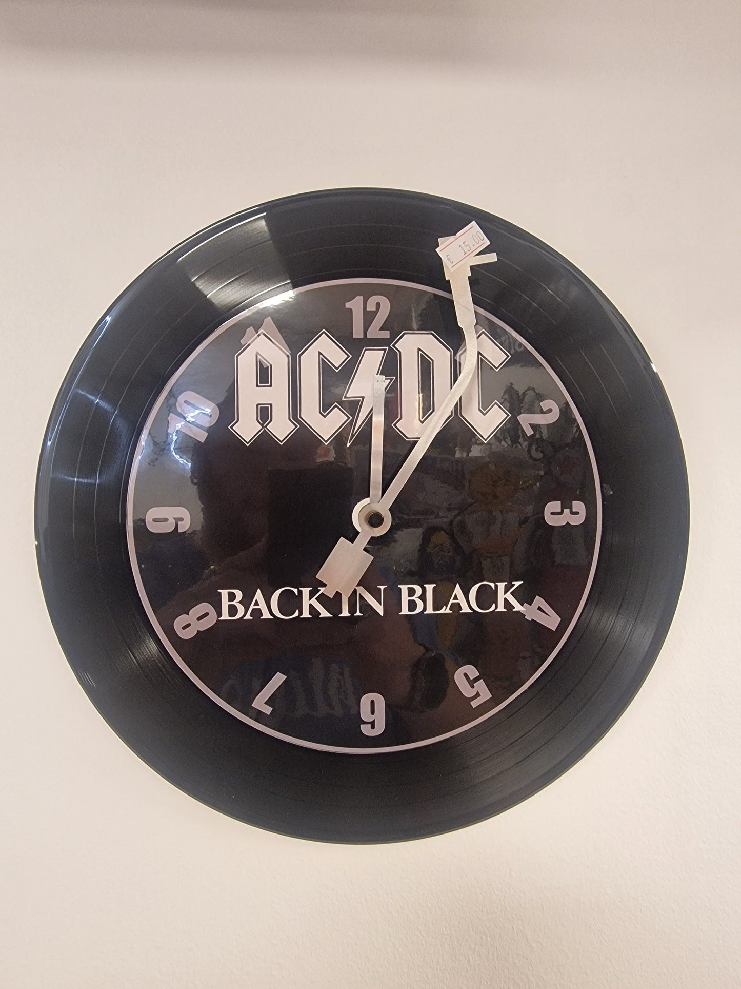 Horloge Vinyle ACDC– Une Horloge Vintage Unique pour les Fans de ACDC