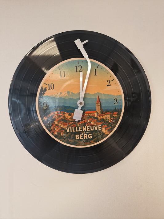 Horloge Vinyle Ardéche  Villeneuve de berg – Une Horloge Vintage Unique pour les amoureux de l'Ardèche
