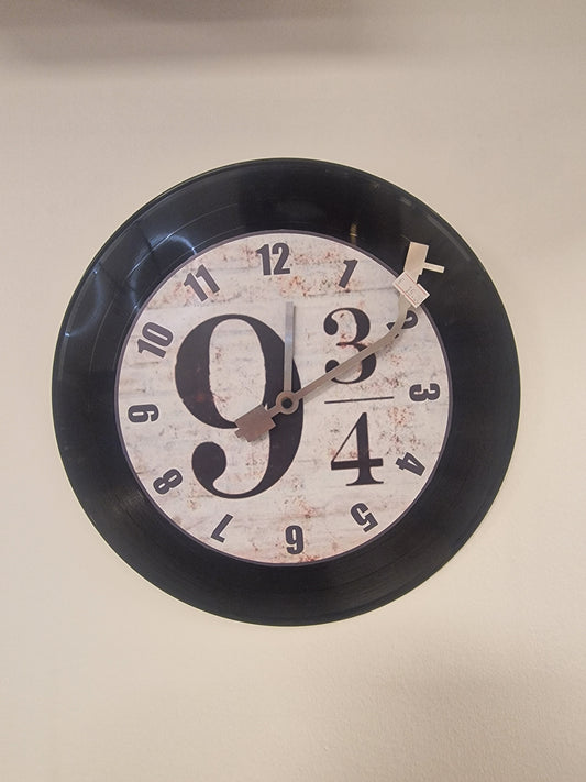 Horloge Vinyle harry potter 9:3/4– Une Horloge Vintage Unique pour les Fans de harry potter