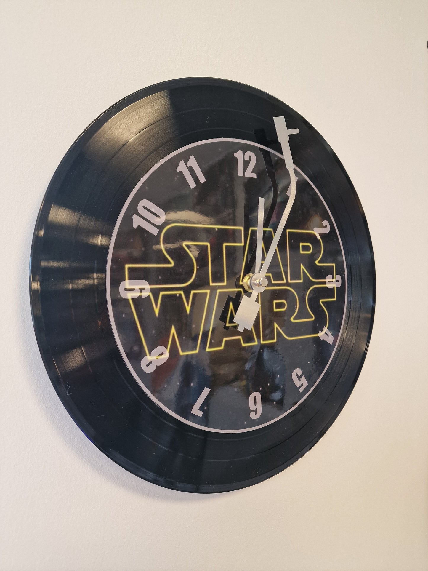 Horloge Vinyle  logo star wars – Une Horloge Vintage Unique pour les Fans de star wars