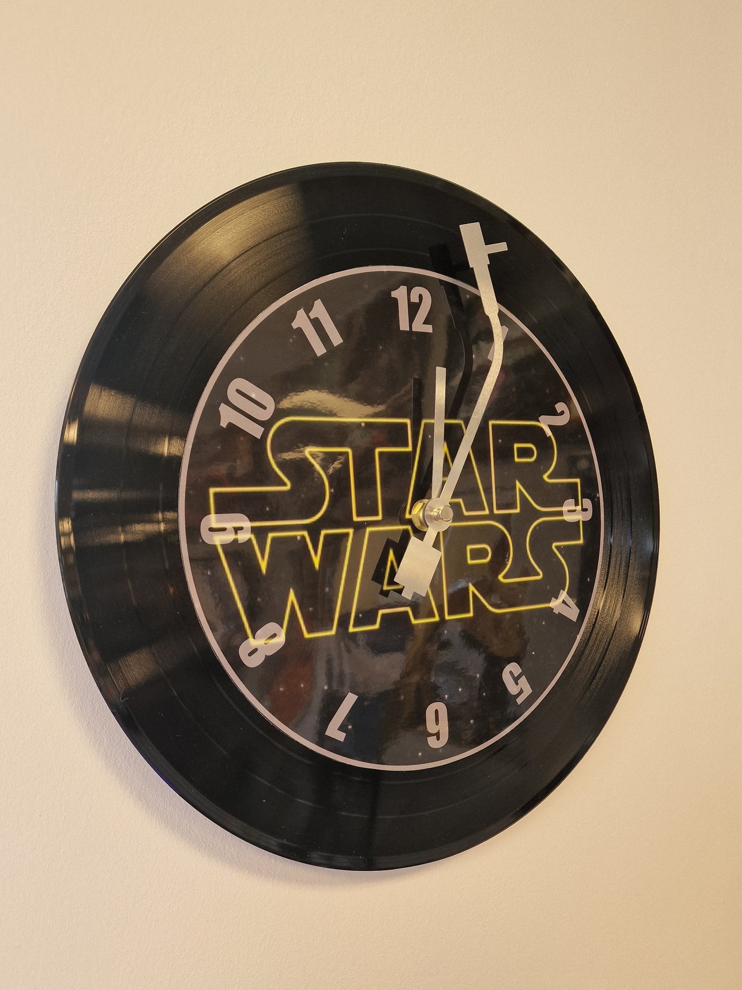 Horloge Vinyle  logo star wars – Une Horloge Vintage Unique pour les Fans de star wars