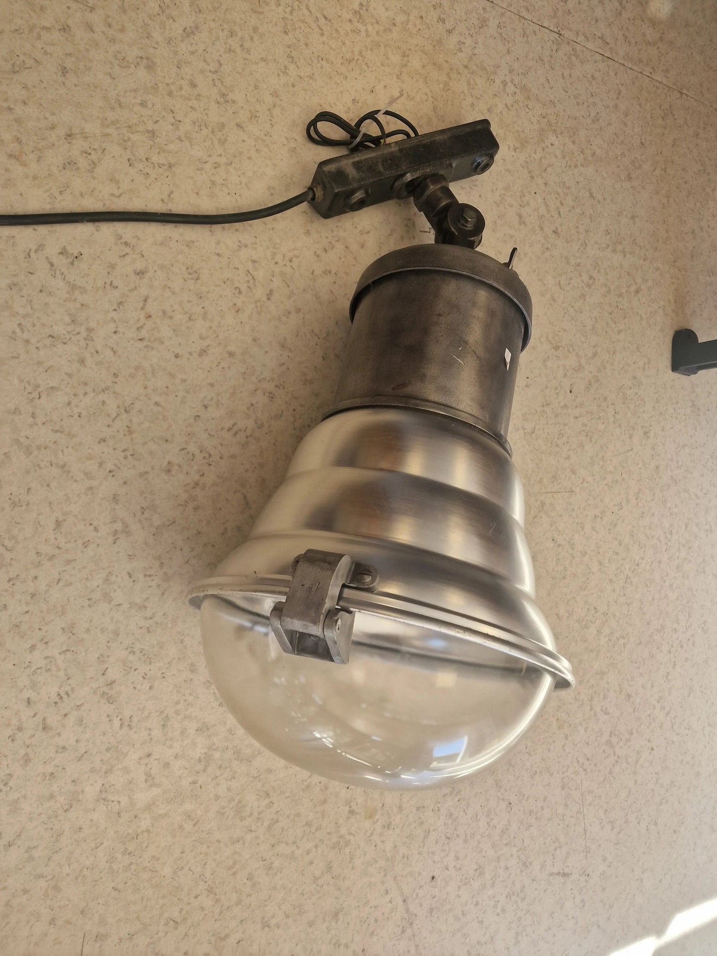 Lampe Applique Murale Industrielle – Métal Brossé 80 cm