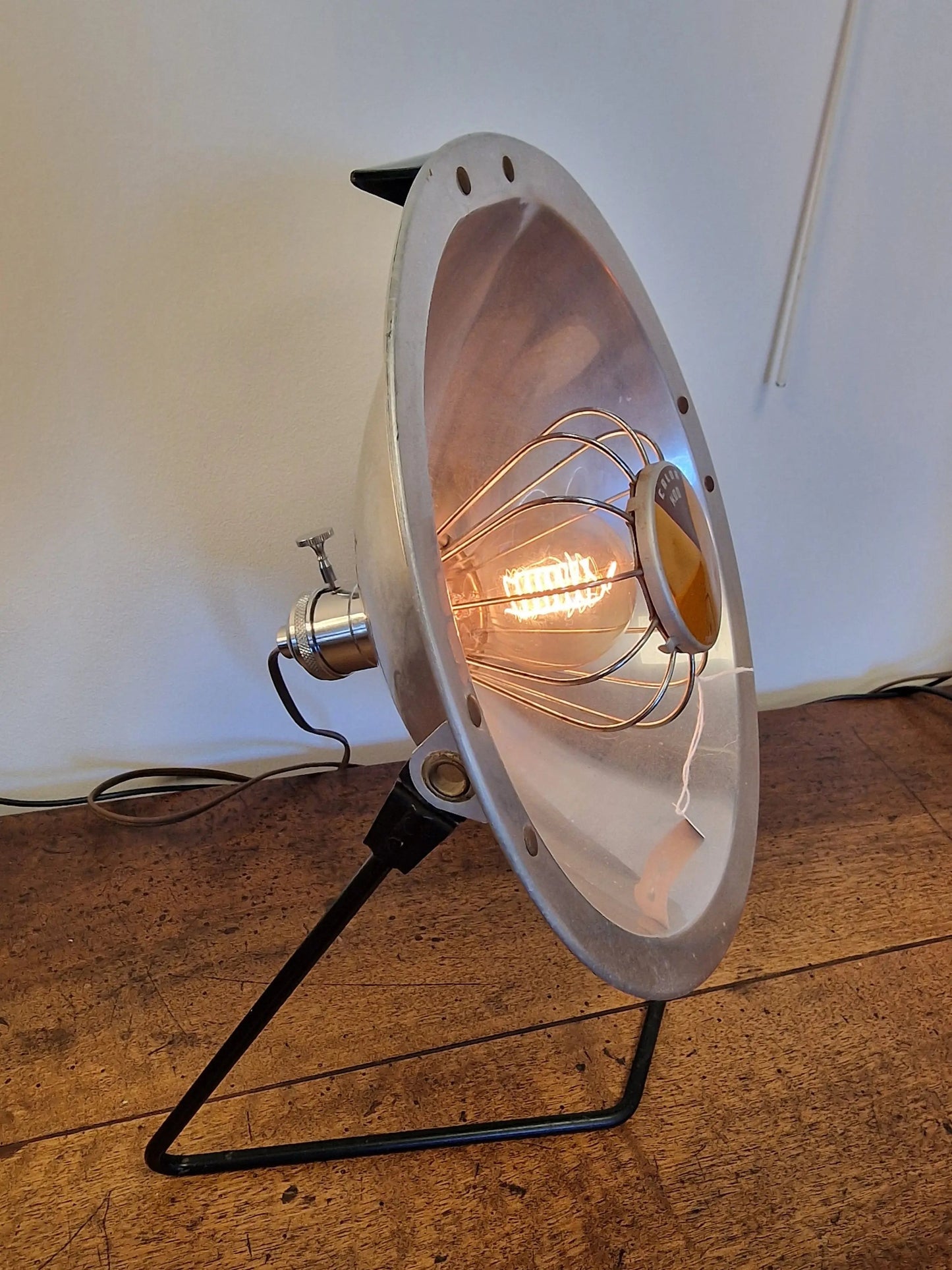 💡 Lampe Design Unique – Radiateur Calor KOD Vintage Recyclé (44 x 33 cm) Vintagedison