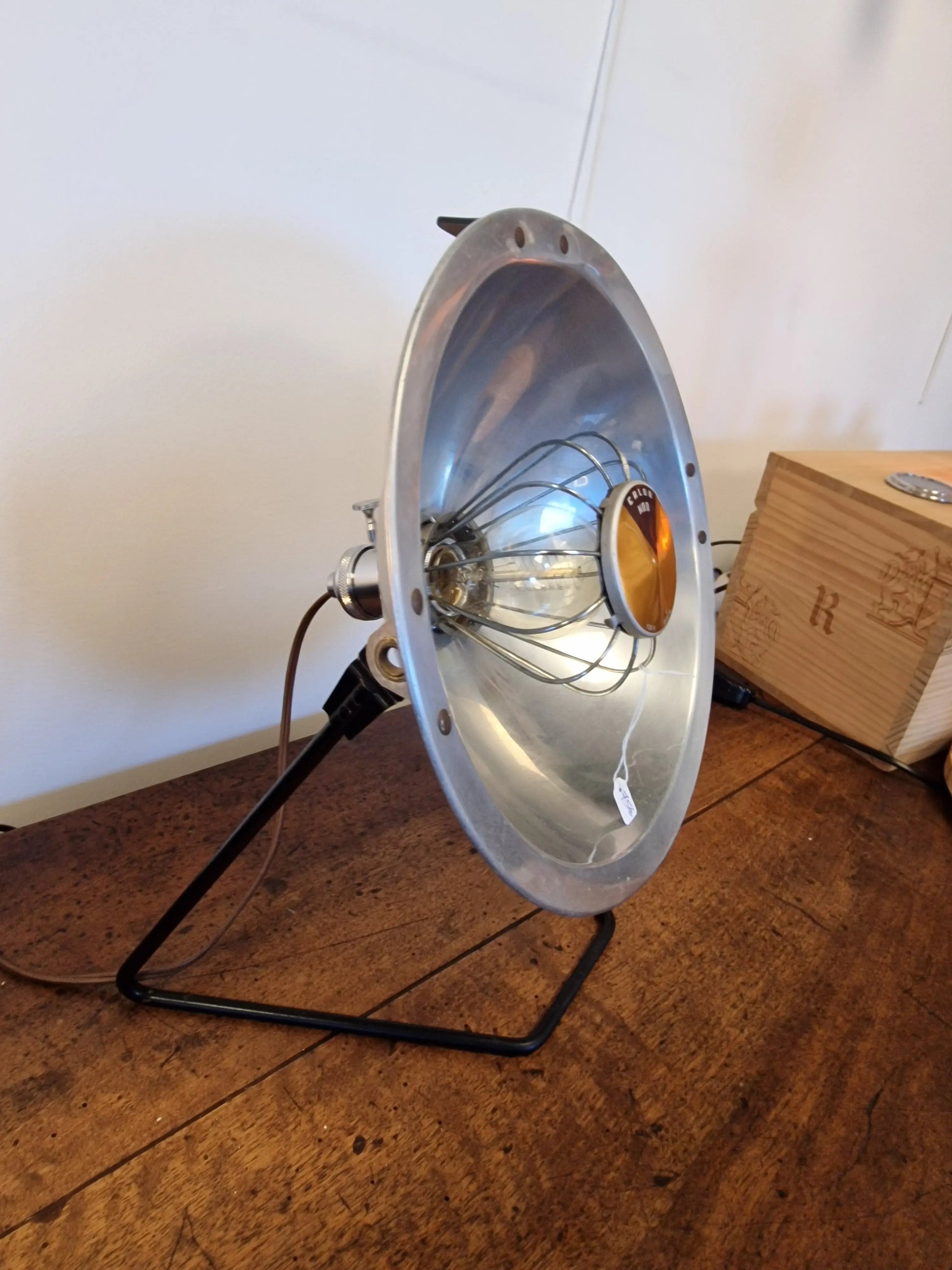 💡 Lampe Design Unique – Radiateur Calor KOD Vintage Recyclé (44 x 33 cm) Vintagedison