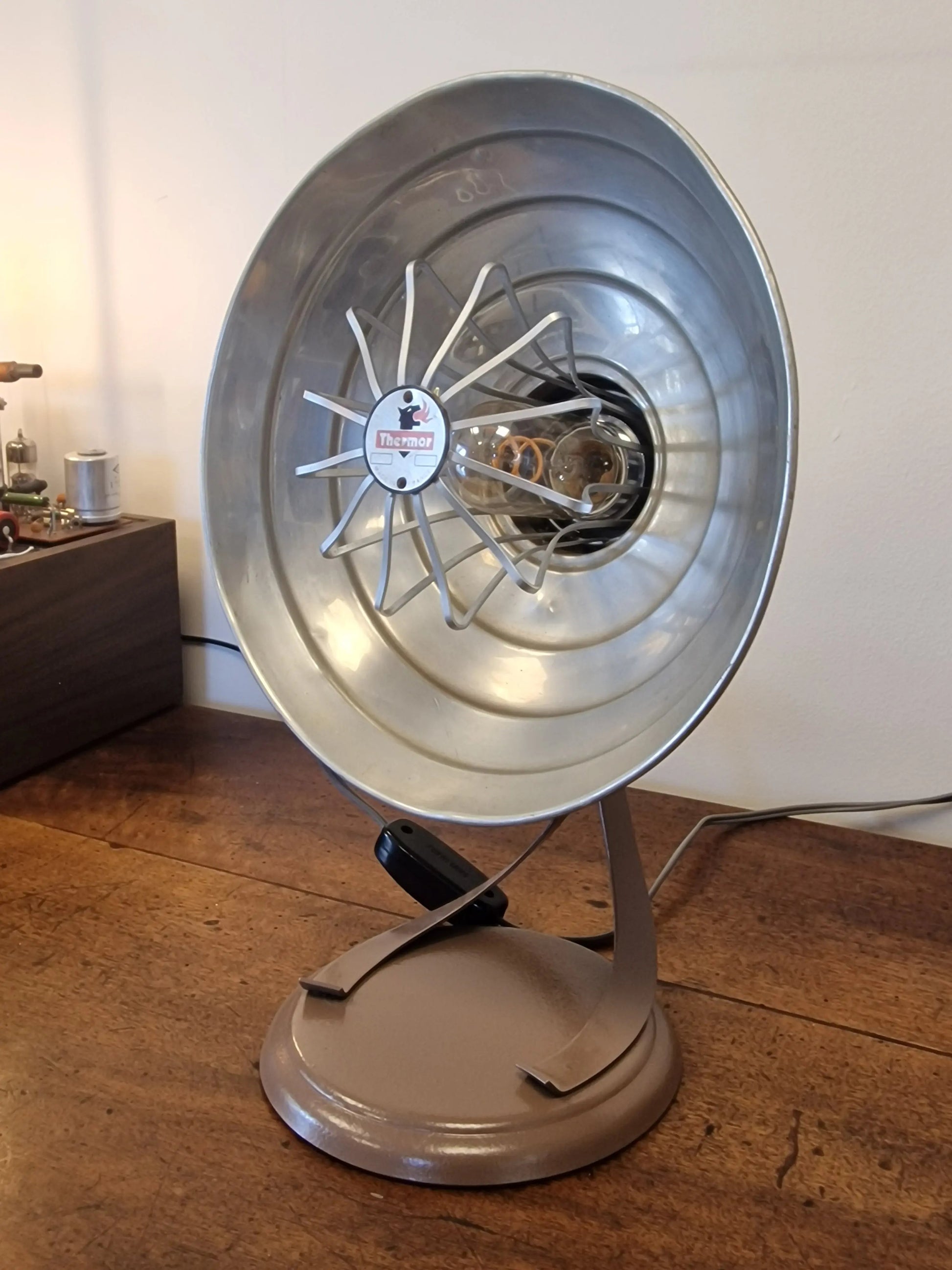 💡 Lampe Design Unique – Radiateur THERMOR Vintage Recyclé (41 x 27 cm) Vintagedison