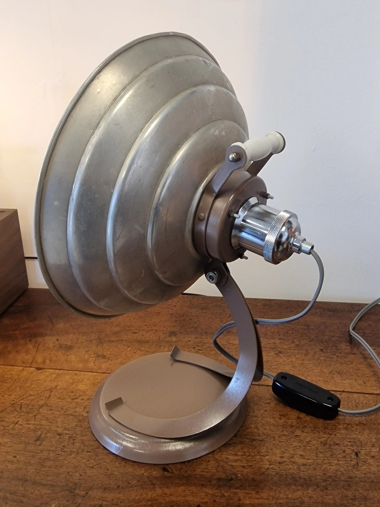 💡 Lampe Design Unique – Radiateur THERMOR Vintage Recyclé (41 x 27 cm) Vintagedison