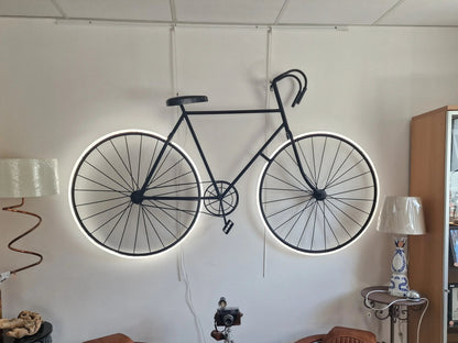 Lampe Murale Vélo avec LED – Applique Industrielle Upcyclée Fait Main