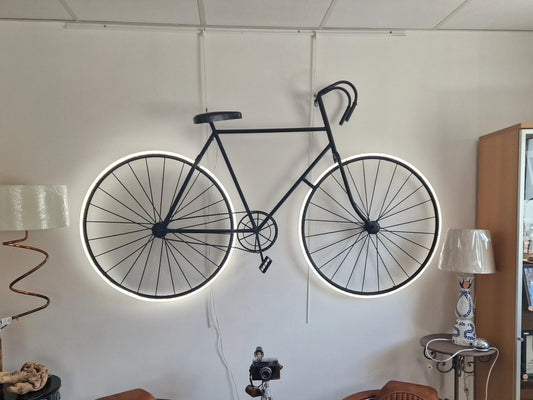 Lampe Murale Vélo avec LED – Applique Industrielle Upcyclée Fait Main