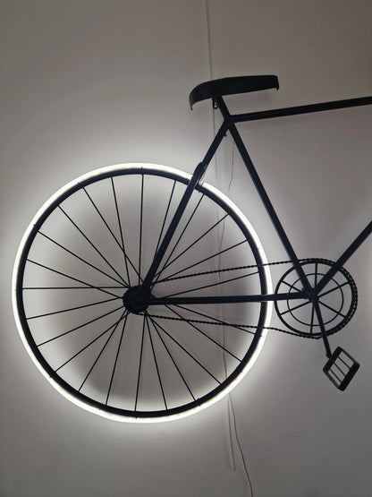Lampe Murale Vélo avec LED – Applique Industrielle Upcyclée Fait Main