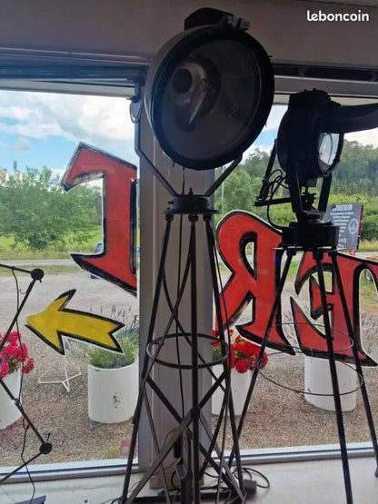 Lampe Projecteur Industrielle SNCF Monumentale – Pièce Unique et Rare Vintagedison