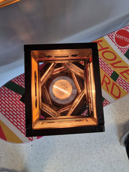 💡 Lampe Vintage Originale – Anciennes Cassettes Audio Recyclées (23 x 18 cm) Vintagedison