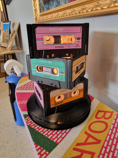 💡 Lampe Vintage Originale – Anciennes Cassettes Audio Recyclées (23 x 18 cm) Vintagedison