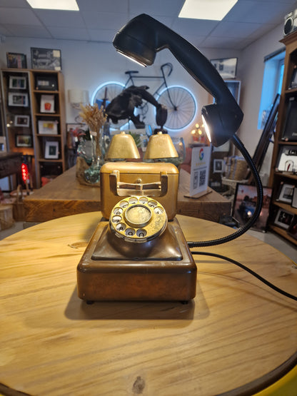 Lampe Téléphone Ancien en Cuivre – Lampe LED Flexible Artisanale | Décoration Vintage Industrielle & Upcycling