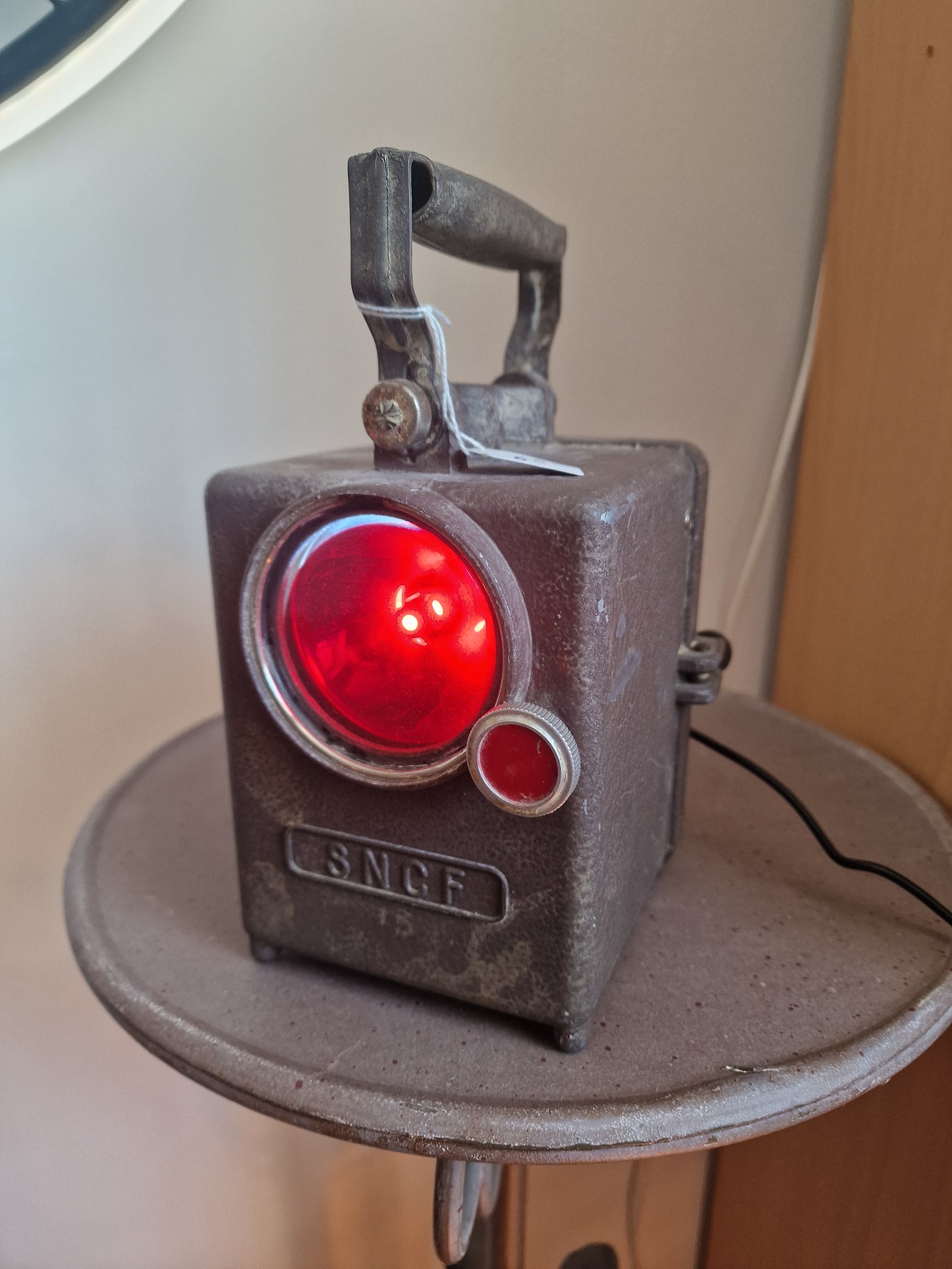 Lampe industrielle sncf vintage   – Création artisanale unique