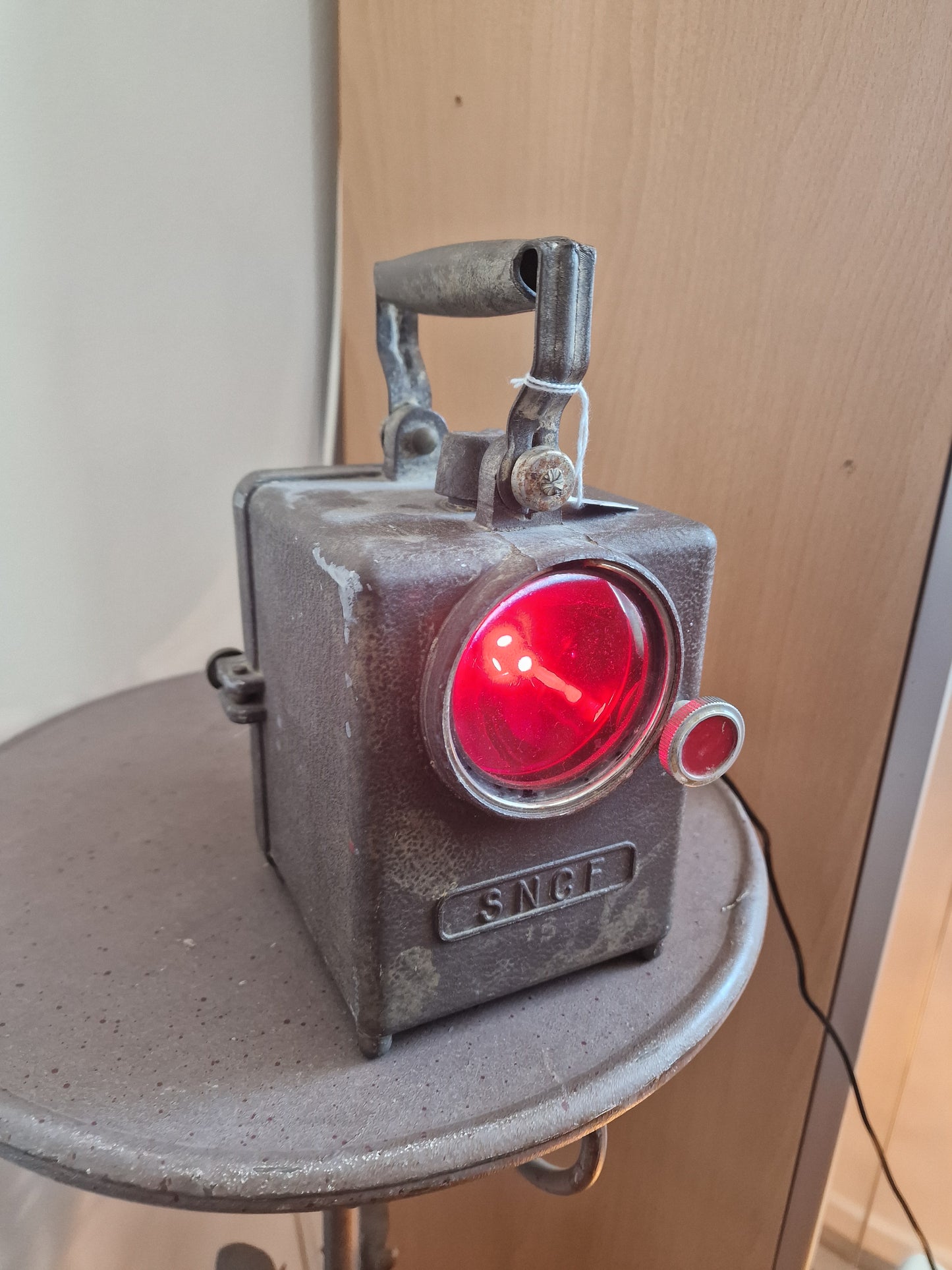 Lampe industrielle sncf vintage   – Création artisanale unique