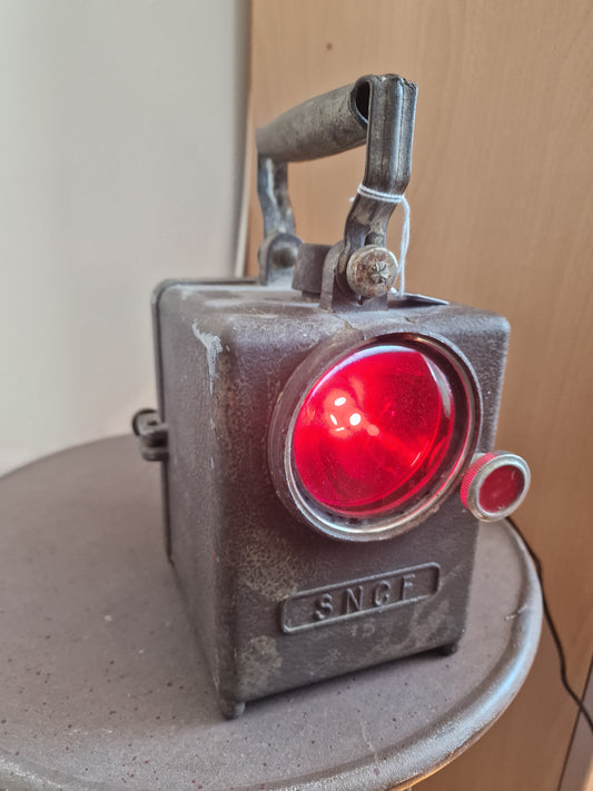 Lampe industrielle sncf vintage   – Création artisanale unique