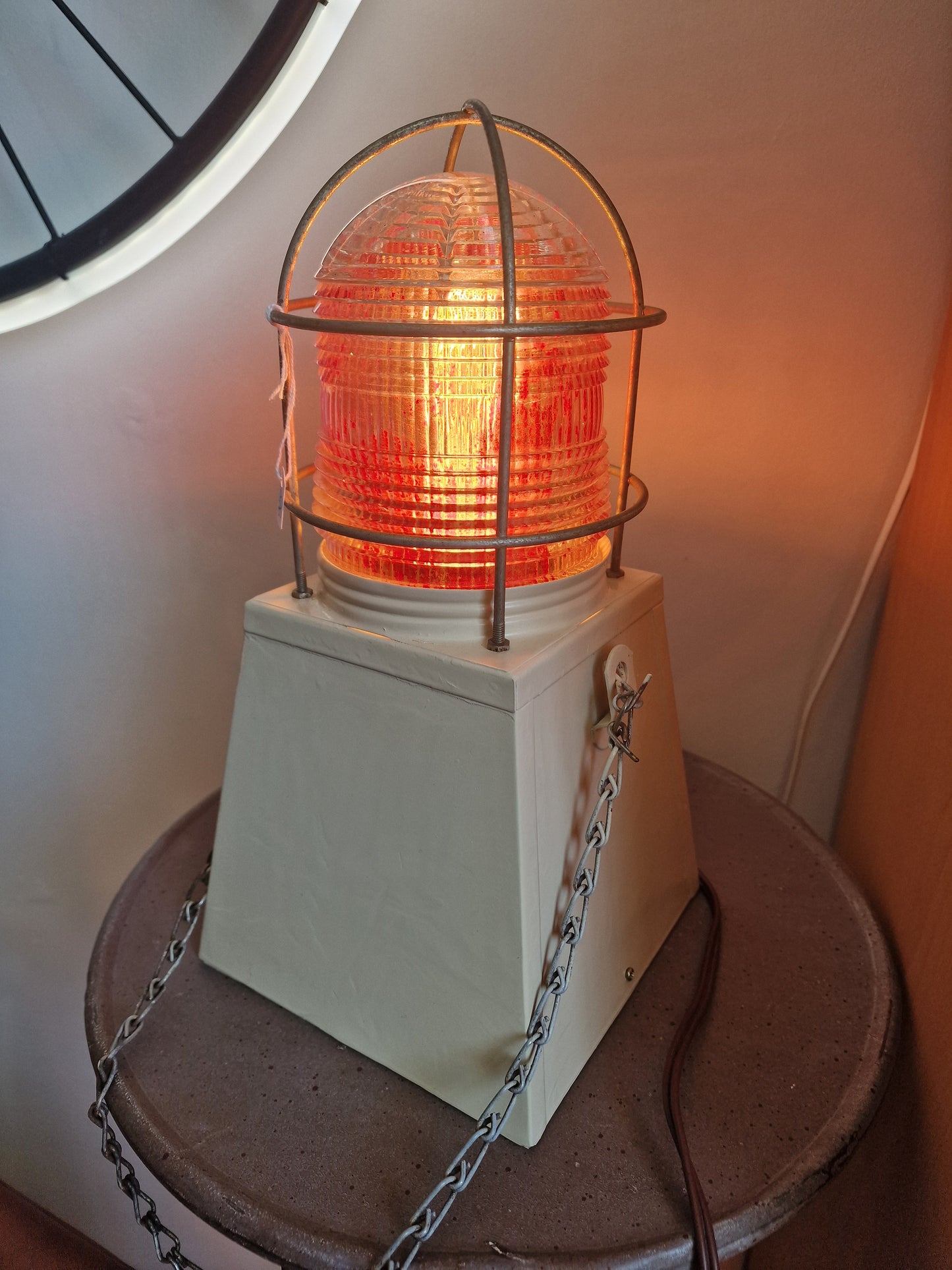 Lampe industrielle vintage rouge 220V | Ancienne lampe de bateau
