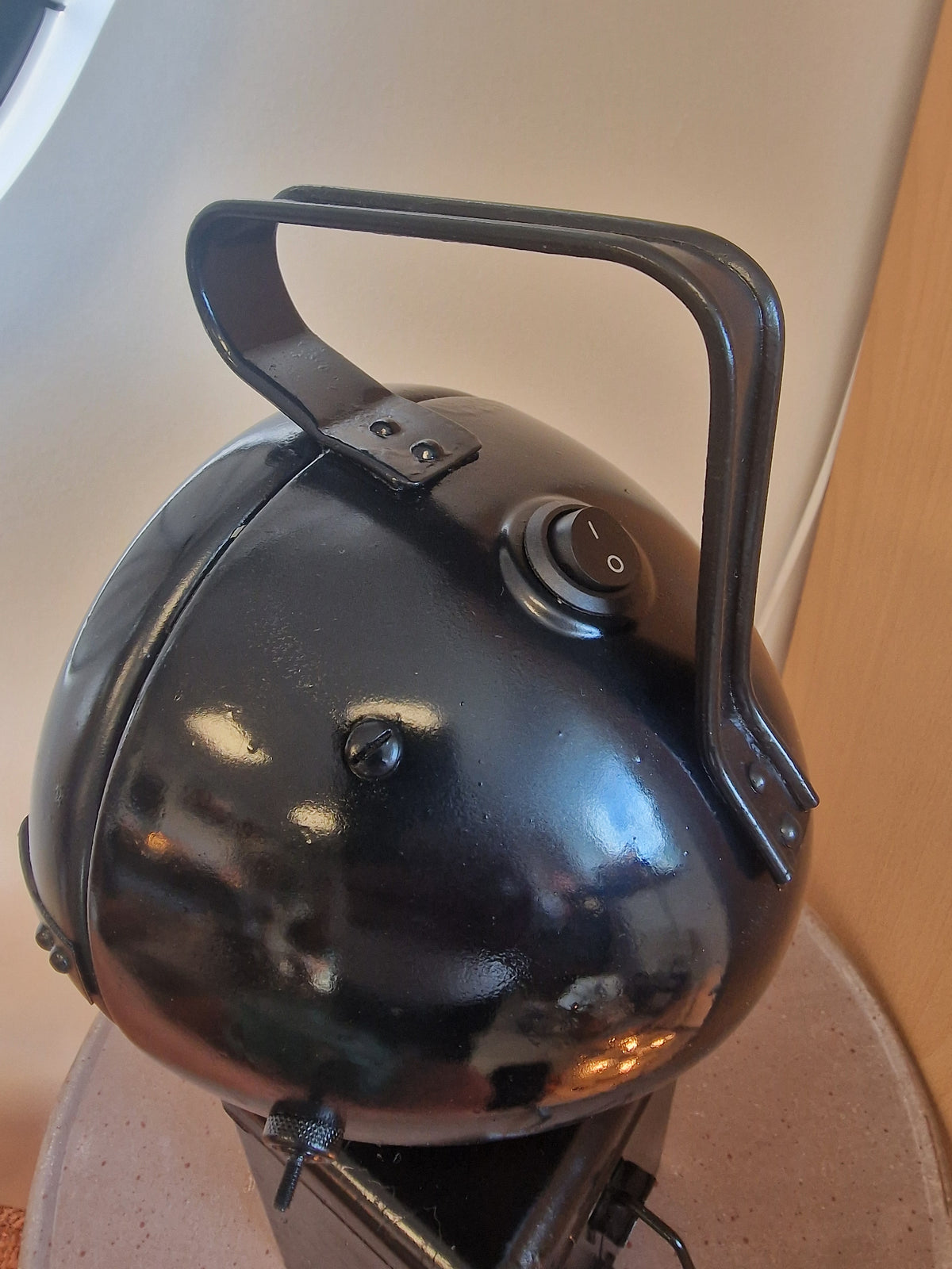 Lampe projecteur vintage – Création industrielle unique