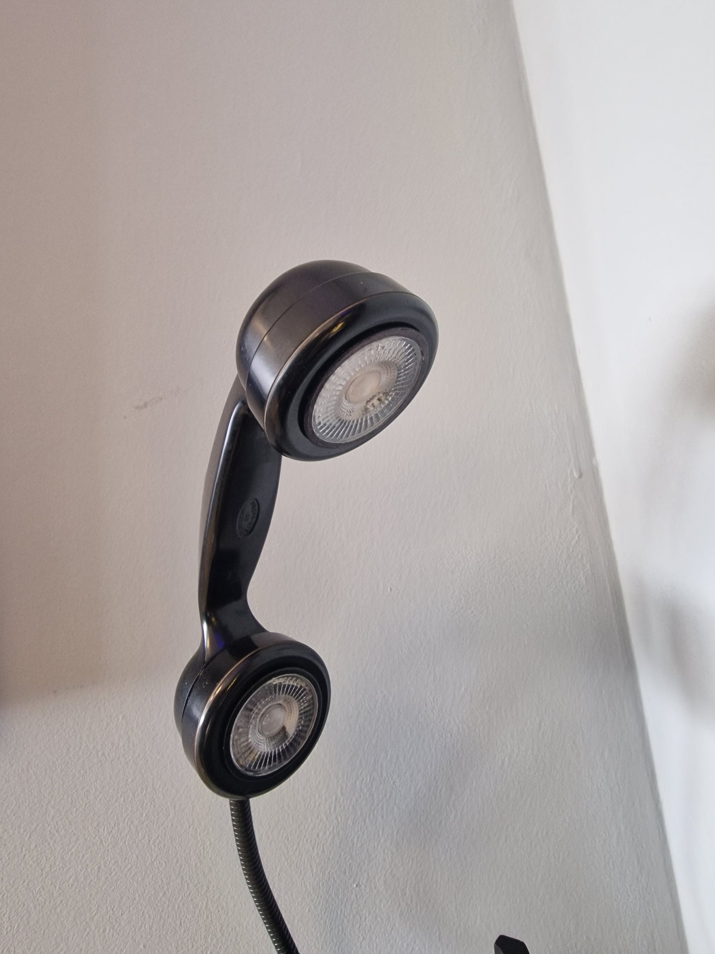 Lampe vintage upcyclée – téléphone  transformé en lampe design industrielle