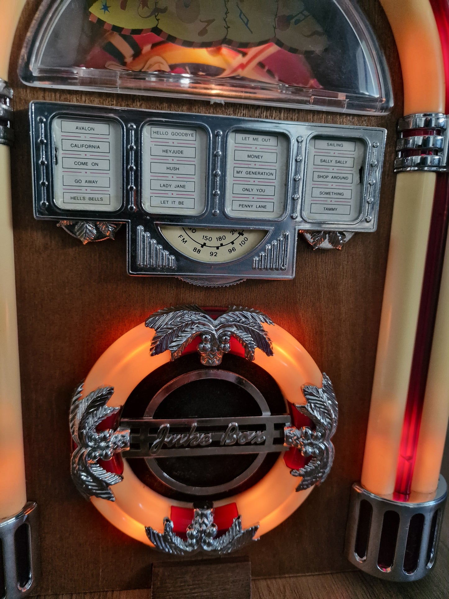 Mini Jukebox Vintage Bluetooth avec Batterie Rechargeable – Enceinte Bluetooth Rétro Lumineuse – Radio d'Origine Fonctionnelle – Pièce Unique
