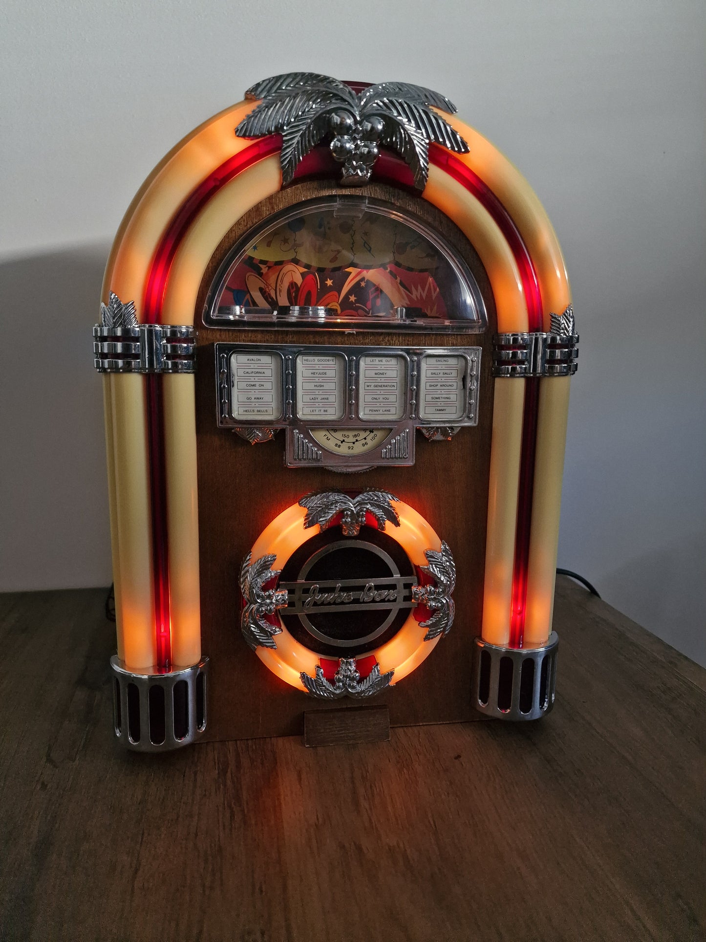 Mini Jukebox Vintage Bluetooth avec Batterie Rechargeable – Enceinte Bluetooth Rétro Lumineuse – Radio d'Origine Fonctionnelle – Pièce Unique