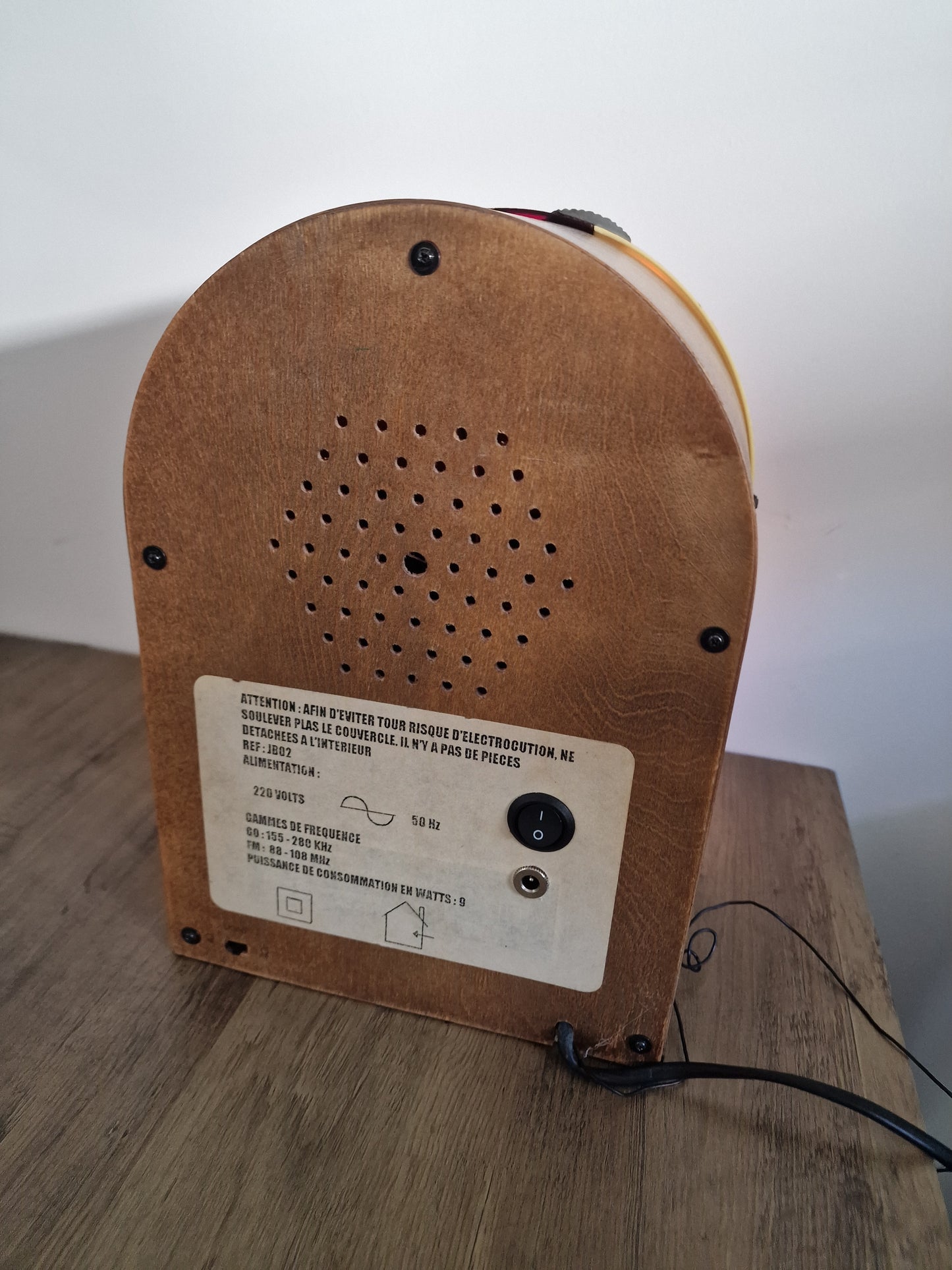 Mini Jukebox Vintage Bluetooth avec Batterie Rechargeable – Enceinte Bluetooth Rétro Lumineuse – Radio d'Origine Fonctionnelle – Pièce Unique