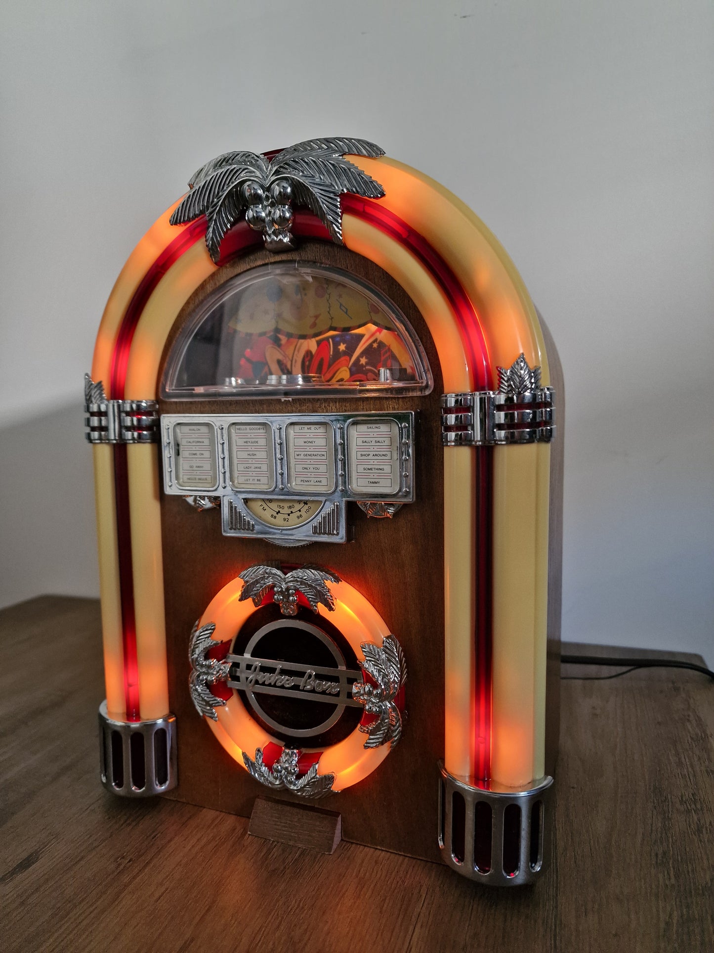 Mini Jukebox Vintage Bluetooth avec Batterie Rechargeable – Enceinte Bluetooth Rétro Lumineuse – Radio d'Origine Fonctionnelle – Pièce Unique