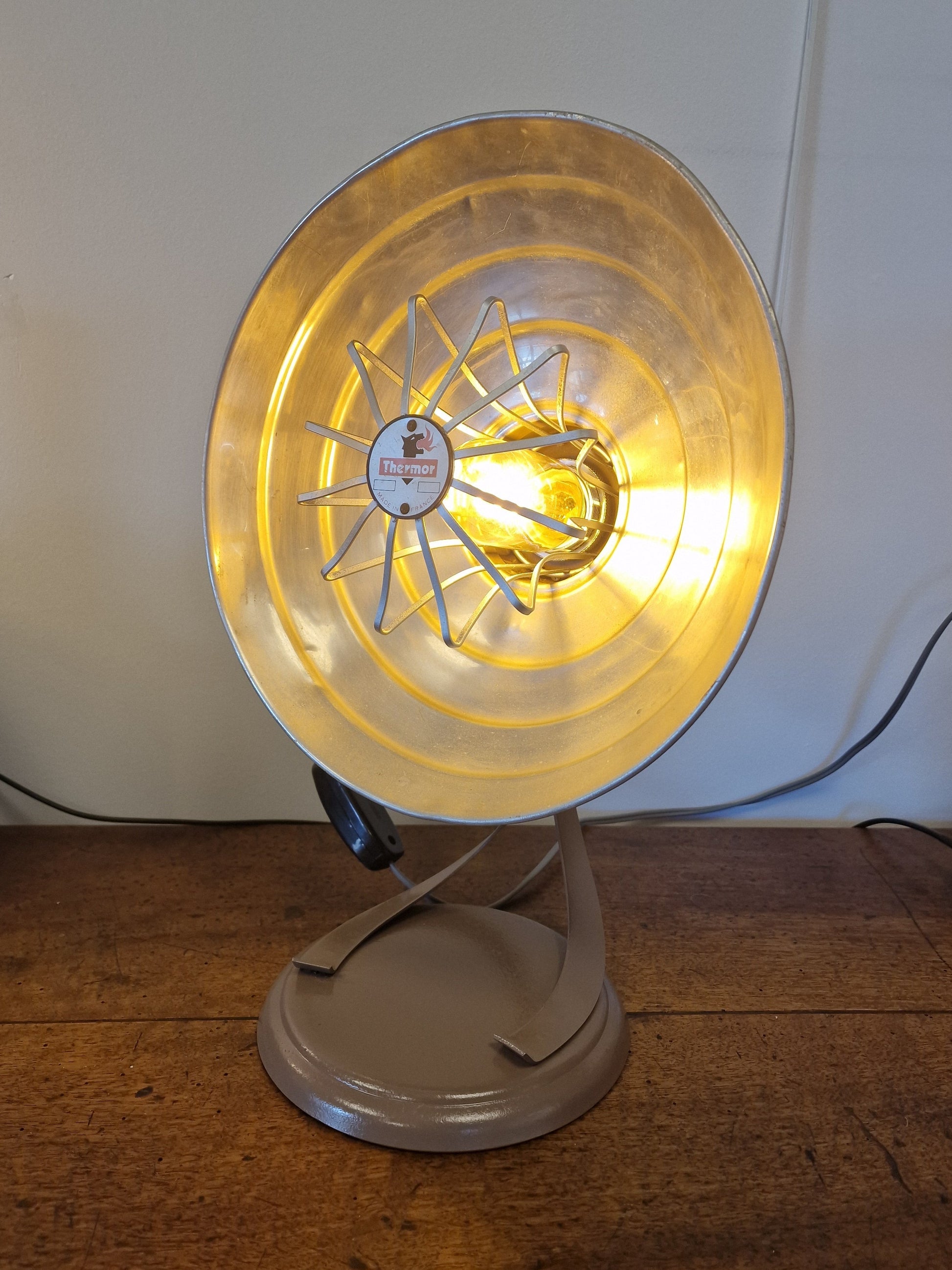 💡 Lampe Design Unique – Radiateur THERMOR Vintage Recyclé (41 x 27 cm) Vintagedison