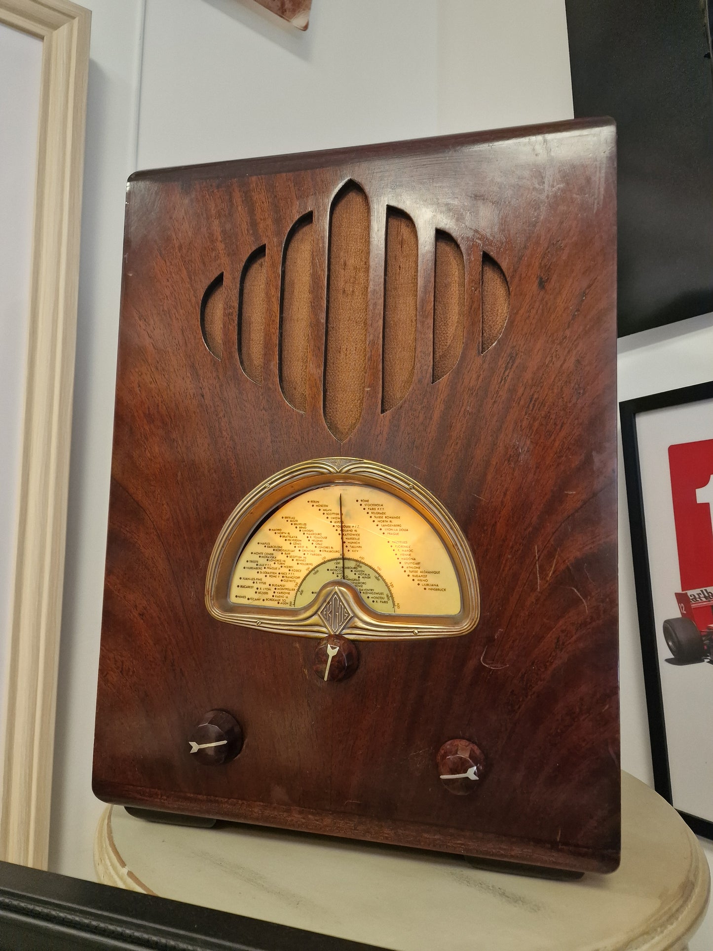 Radio vintage restaurée & transformée en enceinte Bluetooth Focal – Pièce unique