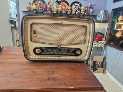 Radio Radiola Vintage Transformée en Enceinte Bluetooth – Haut-Parleur JVC – Restaurée et Fabriquée en Ardèche