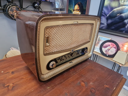 Radio Radiola Vintage Transformée en Enceinte Bluetooth – Haut-Parleur JVC – Restaurée et Fabriquée en Ardèche