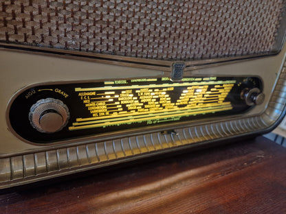 Radio Radiola Vintage Transformée en Enceinte Bluetooth – Haut-Parleur JVC – Restaurée et Fabriquée en Ardèche